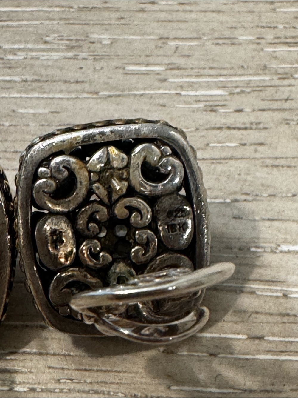Like new John Hardy Earrings - Picture 3 of 4